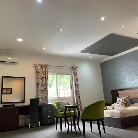 Capital Hotel Brazzaville Esterno foto