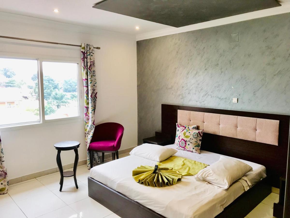 Capital Hotel Brazzaville Esterno foto