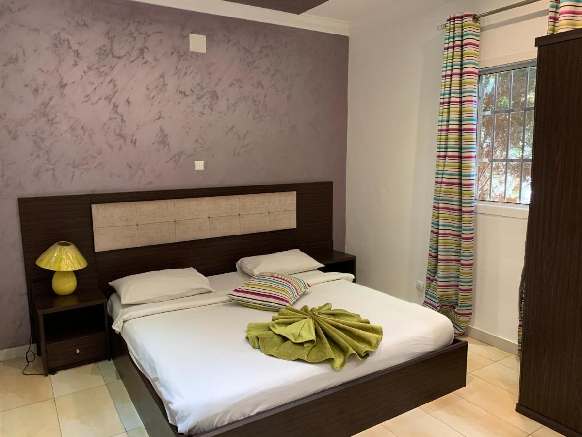 Capital Hotel Brazzaville Esterno foto