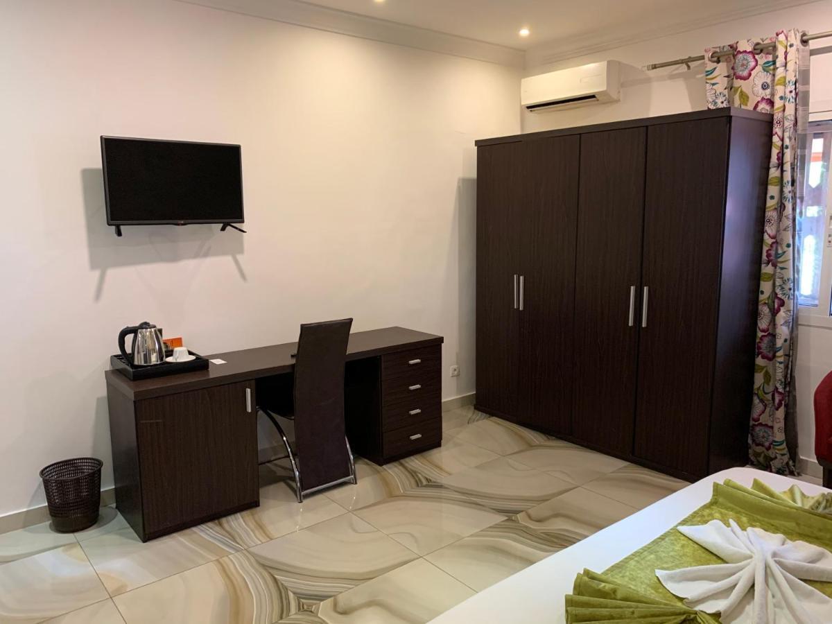 Capital Hotel Brazzaville Esterno foto