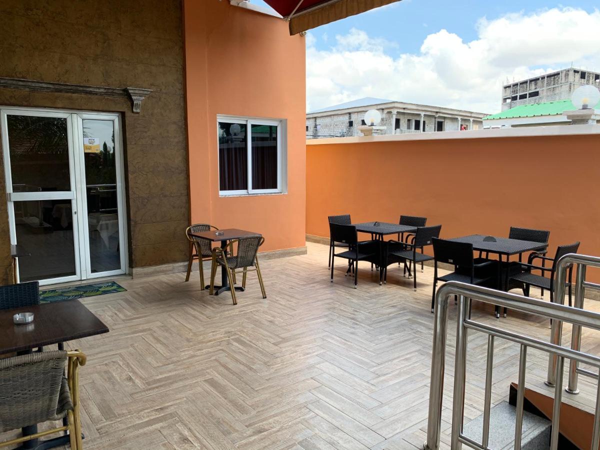 Capital Hotel Brazzaville Esterno foto
