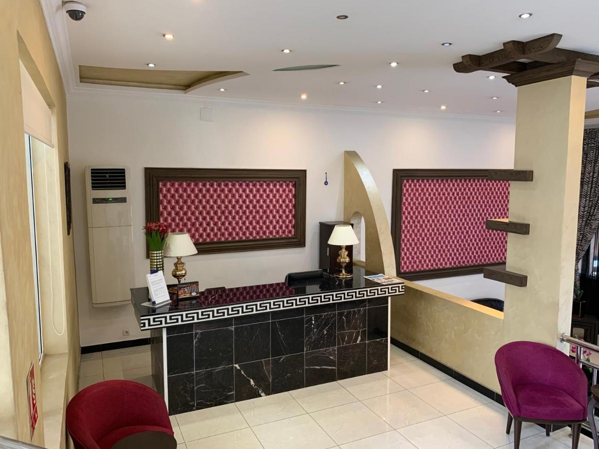 Capital Hotel Brazzaville Esterno foto