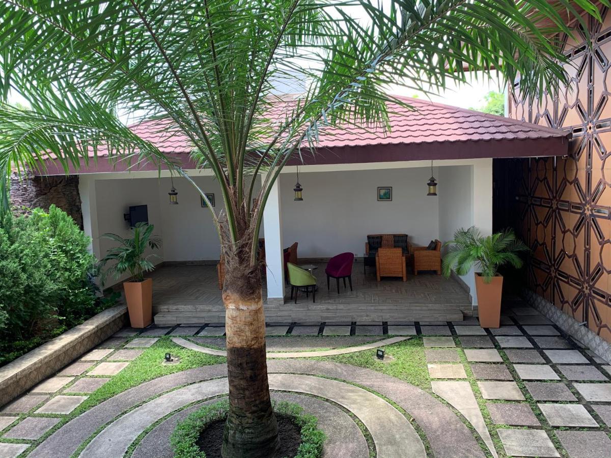 Capital Hotel Brazzaville Esterno foto
