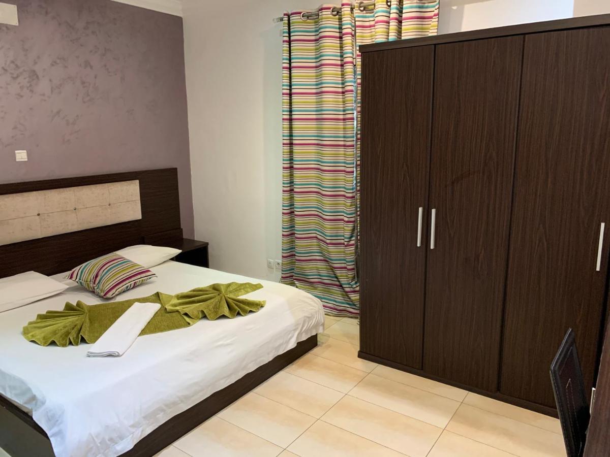 Capital Hotel Brazzaville Esterno foto